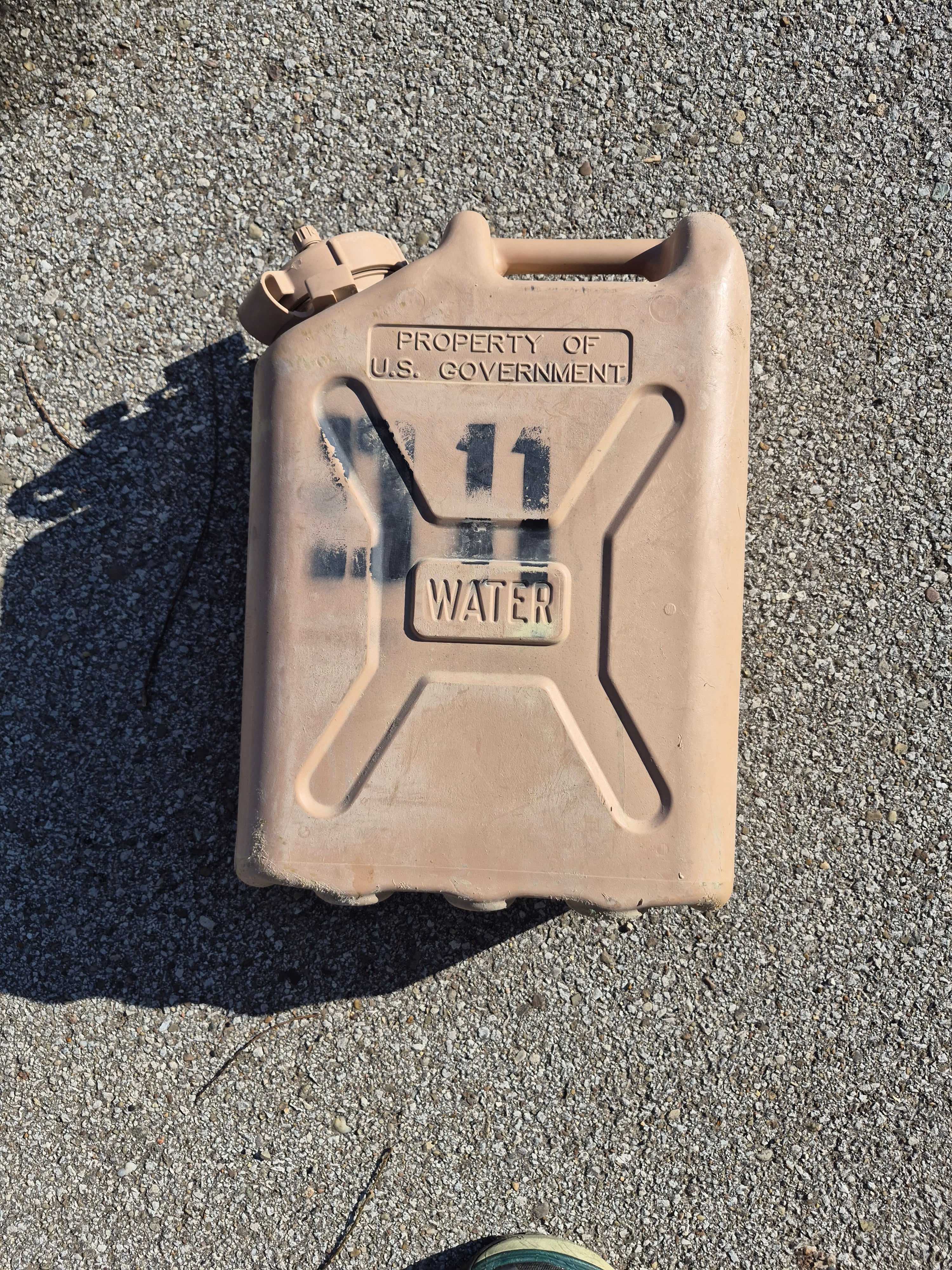 USGI 5 Gallon Water Jug Tan, military water can/jug plastic
